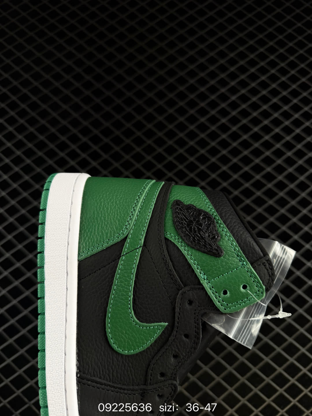 Air Jordan 1 Retro High OG Pine Green-555088-302